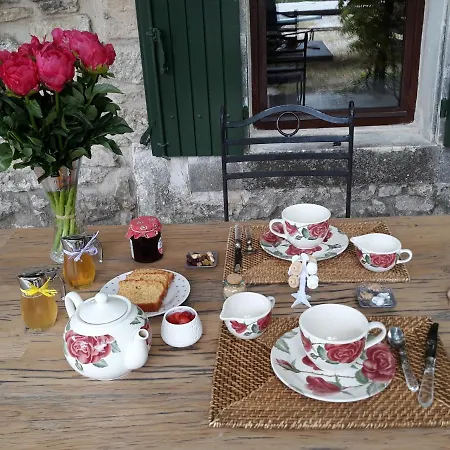 Mas La Pomarede Bed & Breakfast