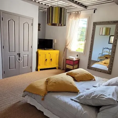 Mas La Pomarede Bed & Breakfast 5*