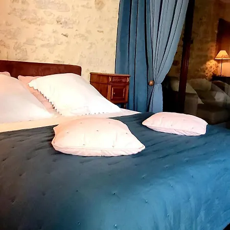Mas La Pomarede Bed & Breakfast 5*