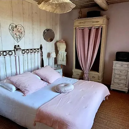 Bed & Breakfast Mas La Pomarede 5*