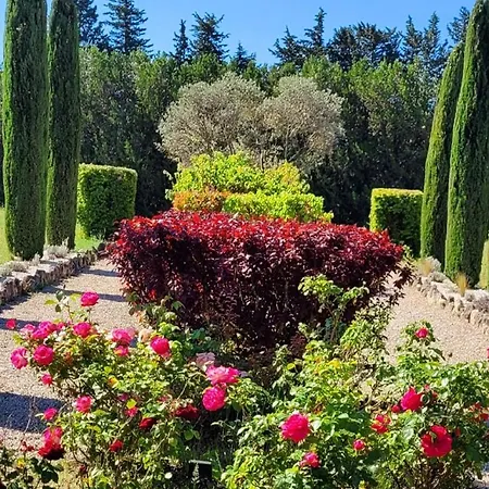 Bed & Breakfast Mas La Pomarede 5*